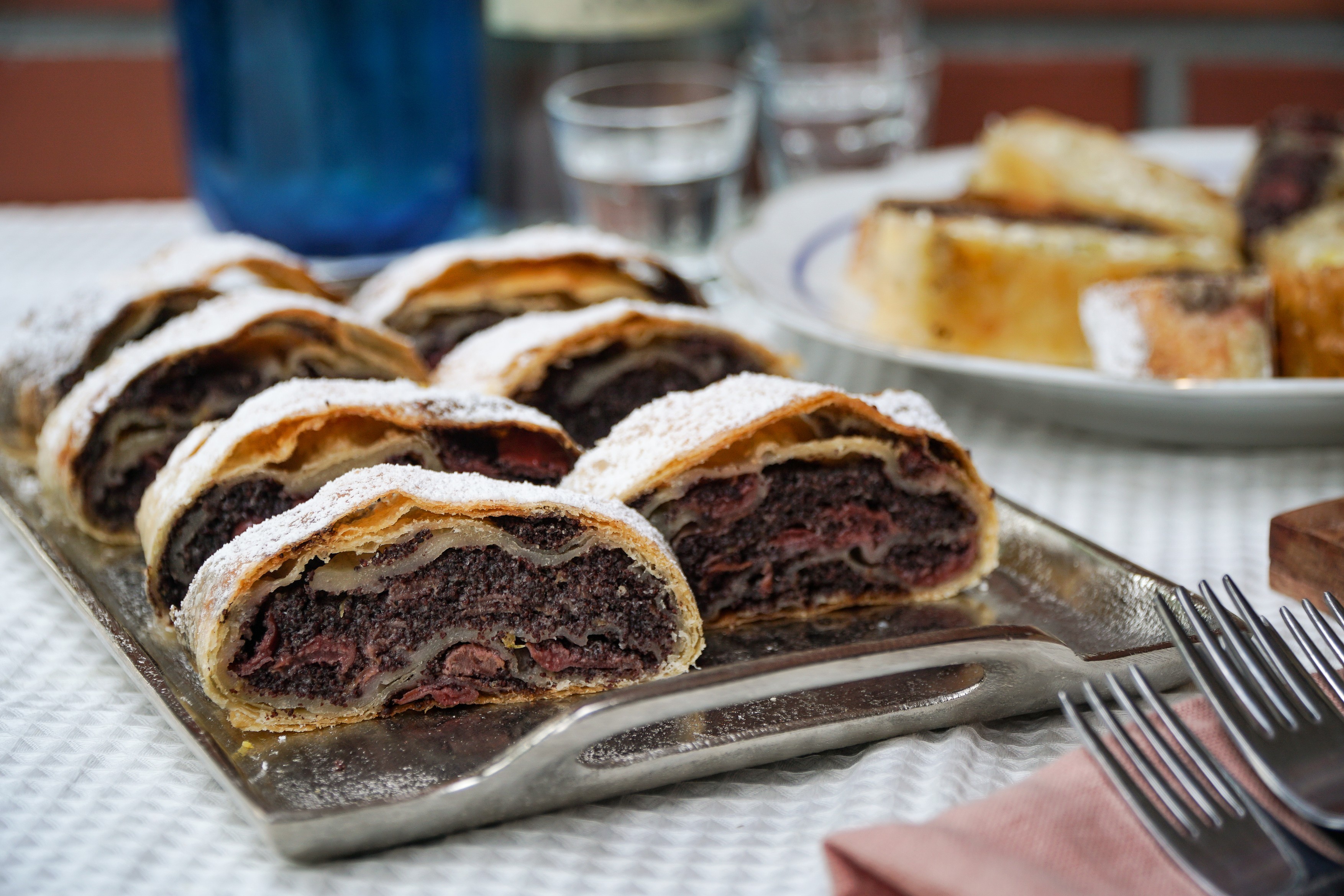 Meggyes-mákos rétes Kajtárné tiszteletére