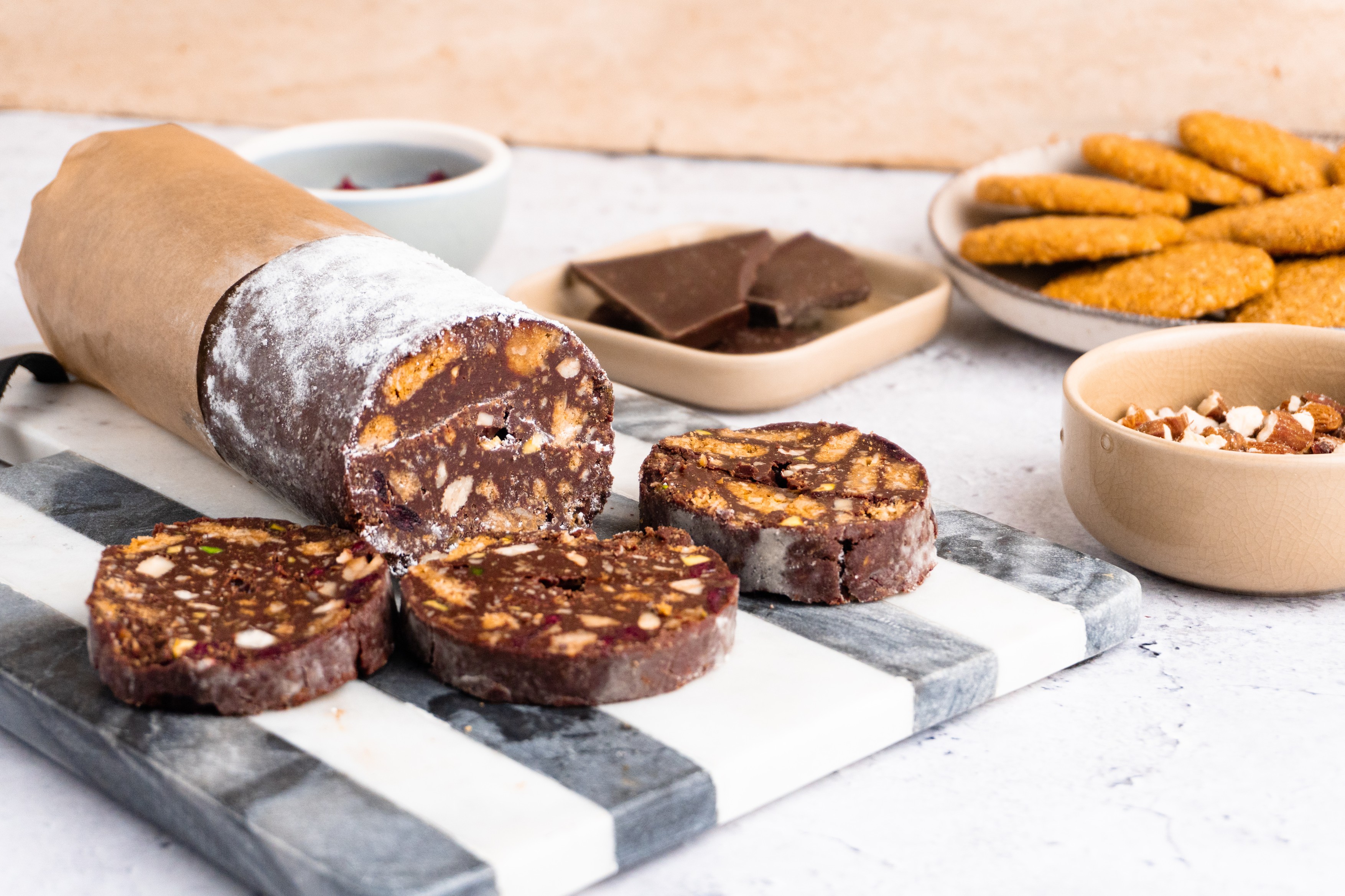 Kekszszalámi aszalt áfonyával