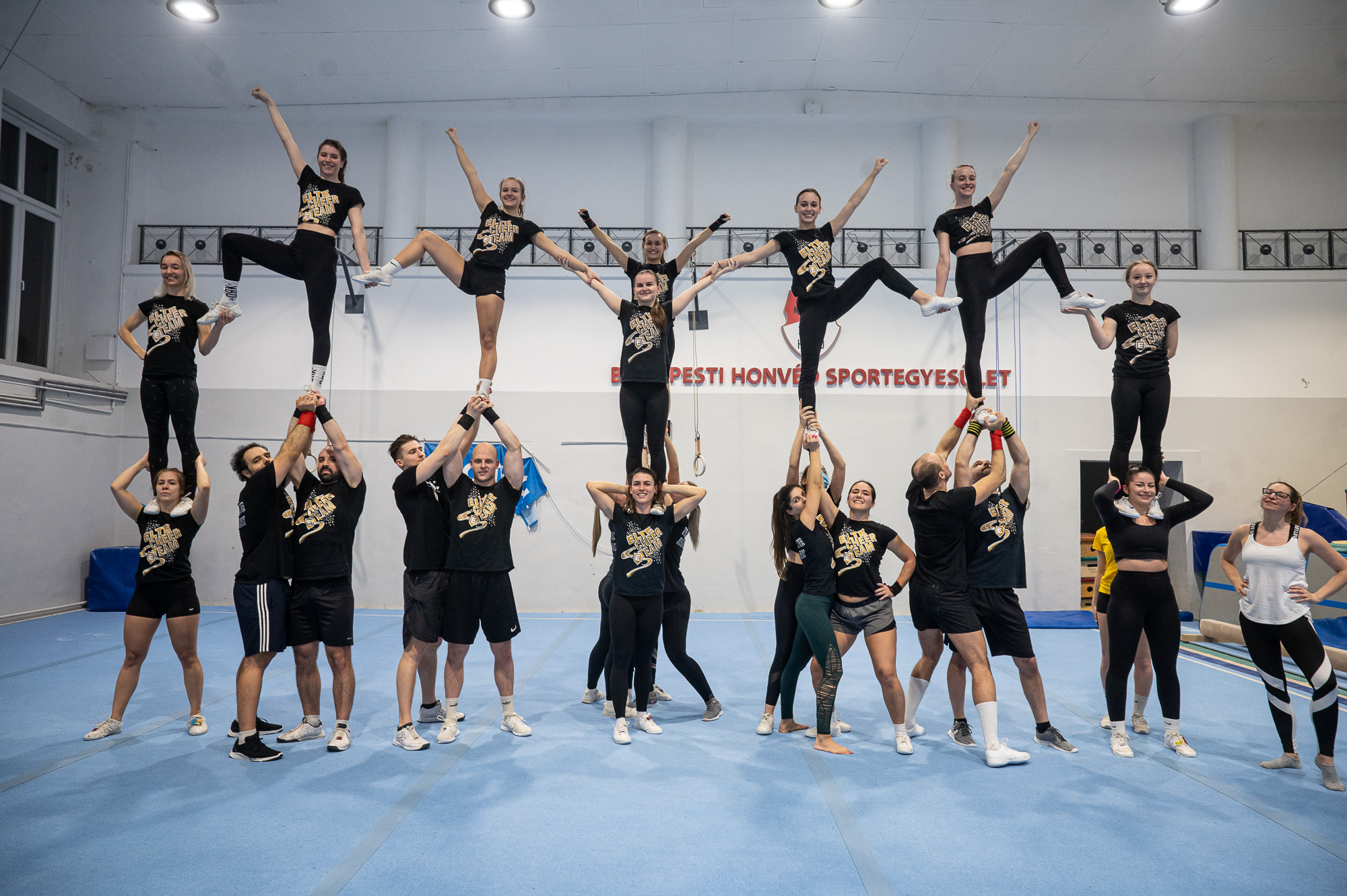 ELTE-BEAC Cheerleader csapat