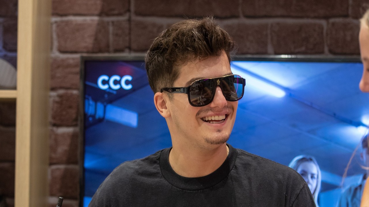 Marics Peti rajongóitól kért segítséget