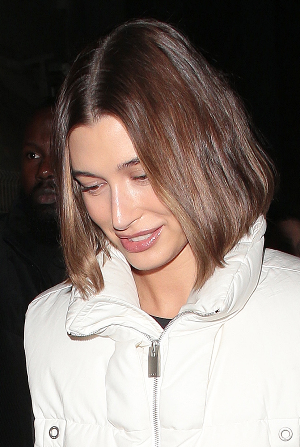 Hailey Bieber power bob frizurája