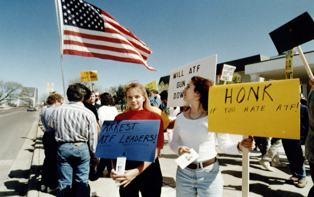Dávidisták tüntetnek az ATF akciója ellen