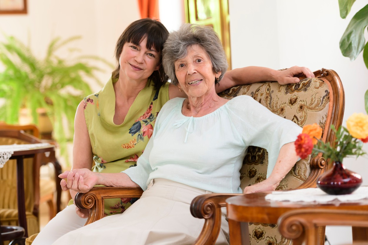 Görbe Nóra és édesanyja