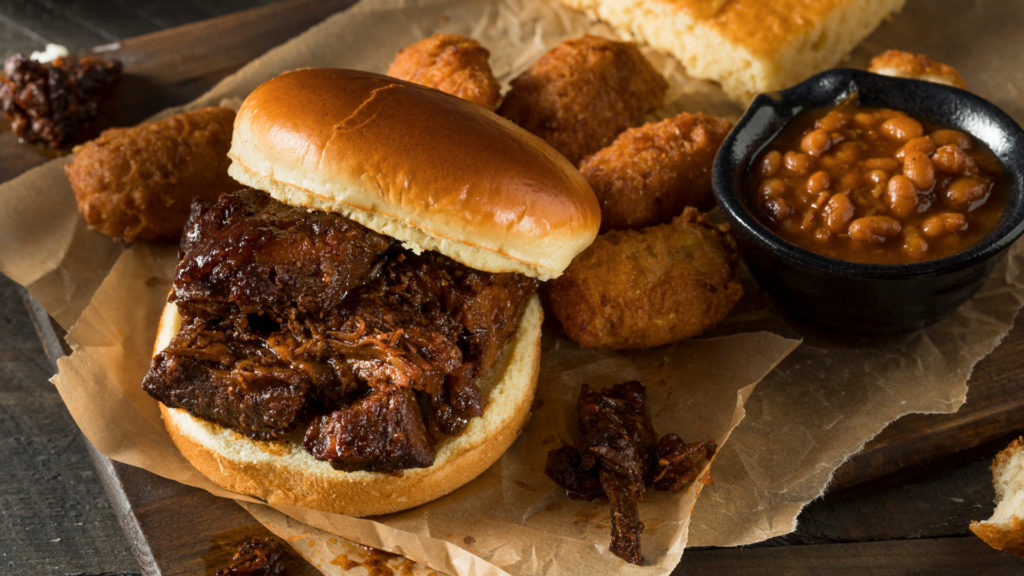 Brisket burnt ends burger paradicsomos babbal ás rántott jalapenóval