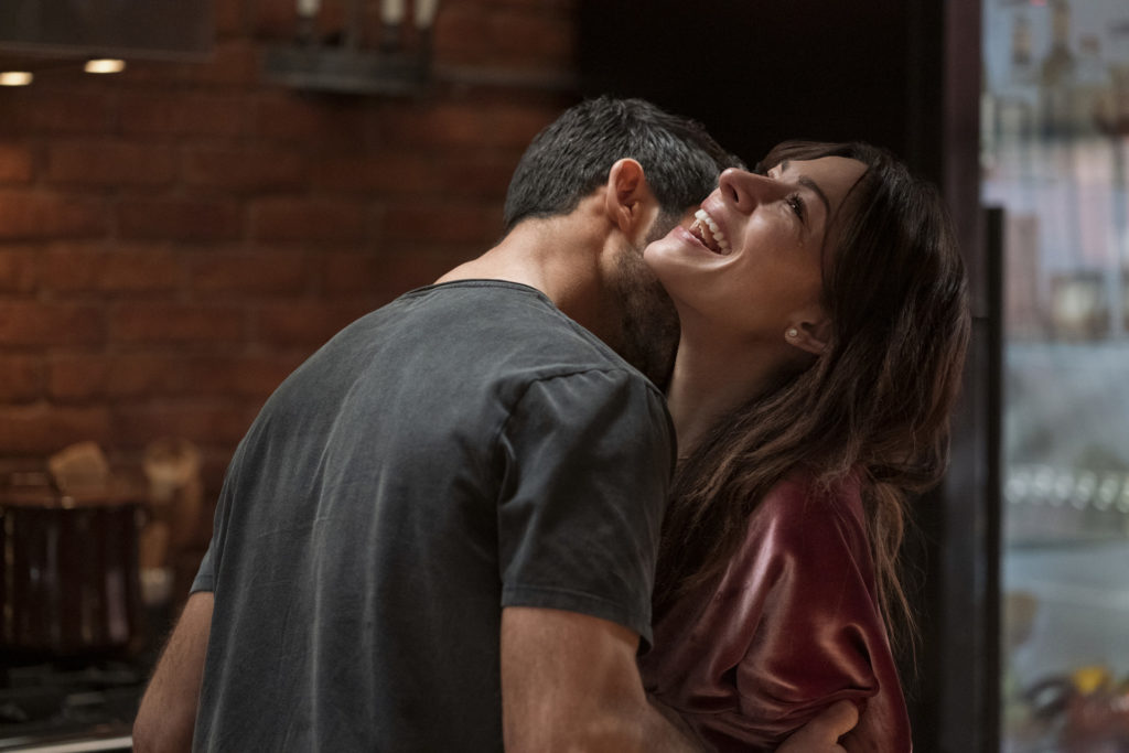 Darius Homayoun és Sarah Shahi