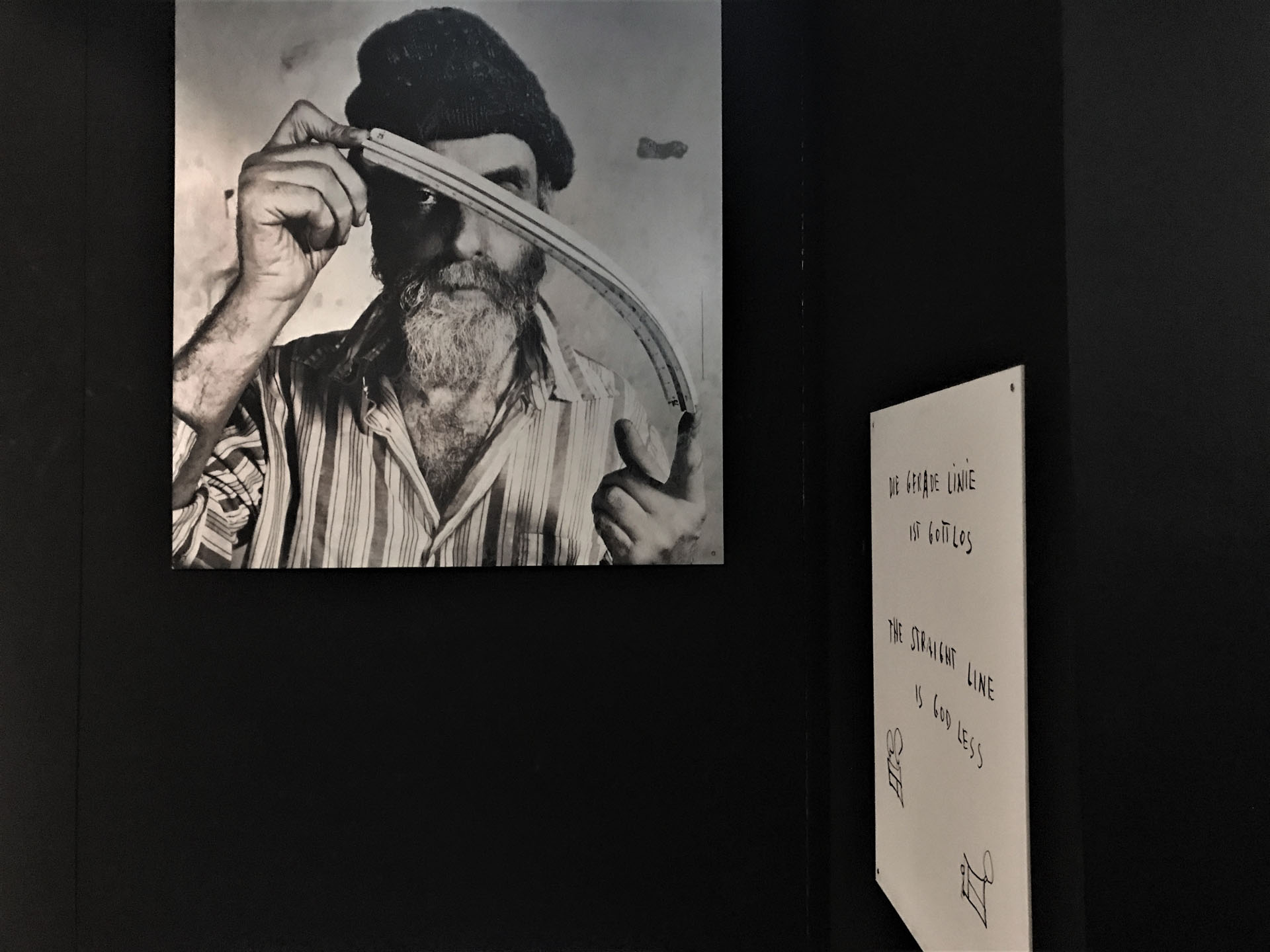 Friedensreich Hundertwasser fotója Kunst Haus Wienben