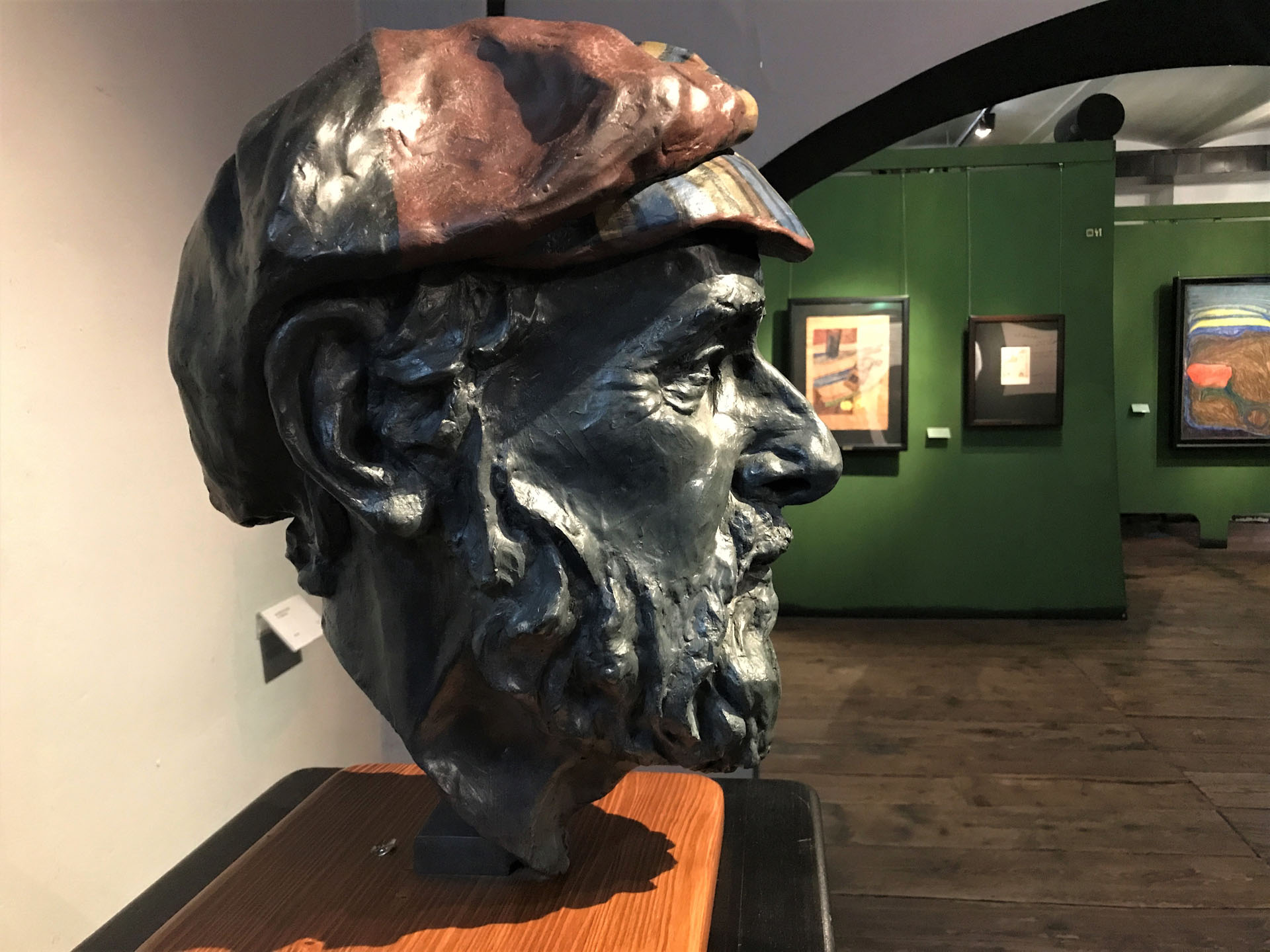 Friedensreich Hundertwasser szobor