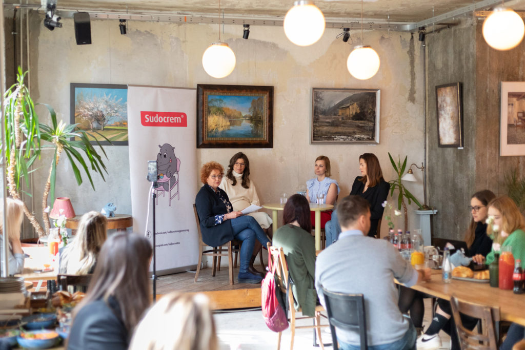 Hadas Kriszta, Stohl Luca, Bartos Rita és Zákányi Lili