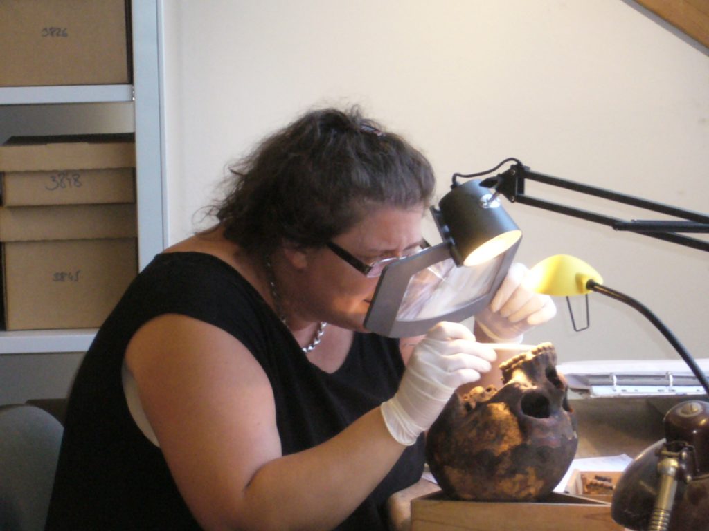 Szikossy Ildikó vizsgálat közben