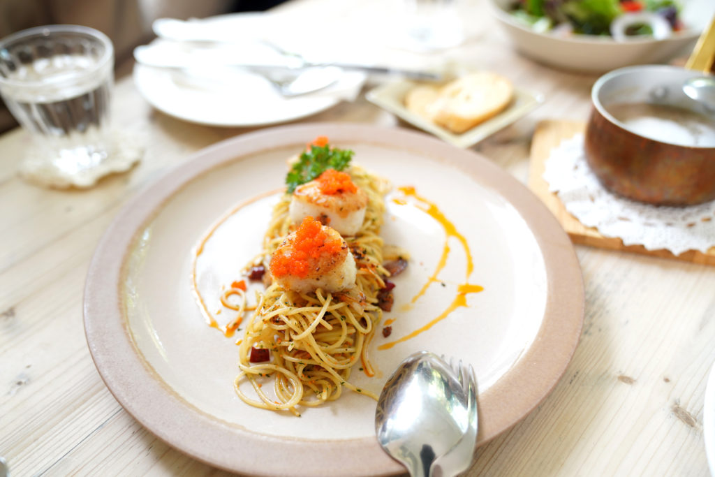 Spagetti tenger gyümölcseivel