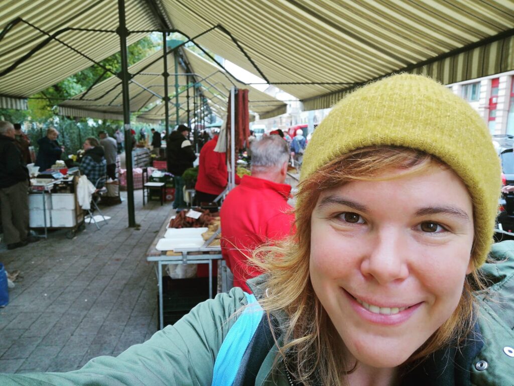 Sinkó Bori beszerzésben / Fotó: Hokedli