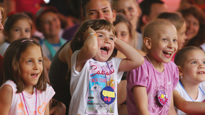 Két kattintással egy boldog gyermekkorért?