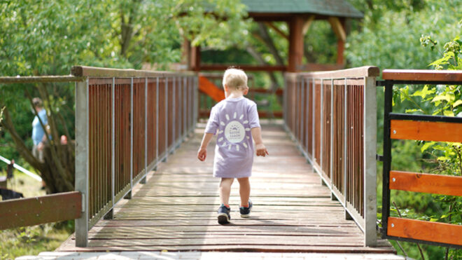 Két kattintással egy boldog gyermekkorért?