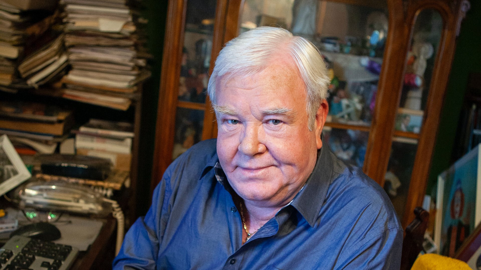 Gálvölgyi János Kossuth- és Jászai Mari-díjas színész, humorista otthonában 2019. április 9-én