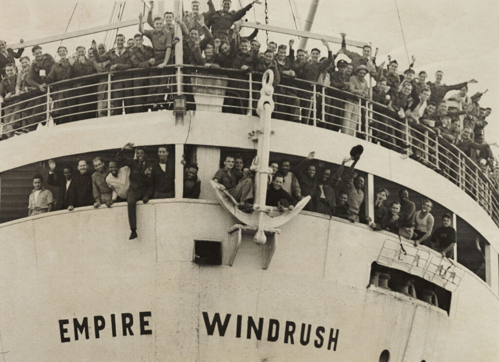 A Windrush megérkezik a londoni kikötőbe 