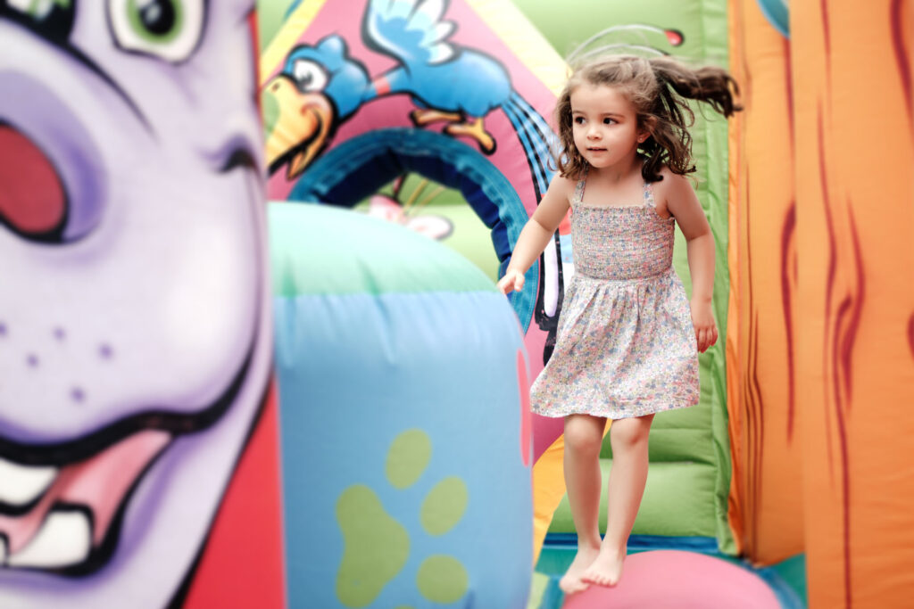 Így használd az ugrálóvárat, ha nem akarsz balesetet