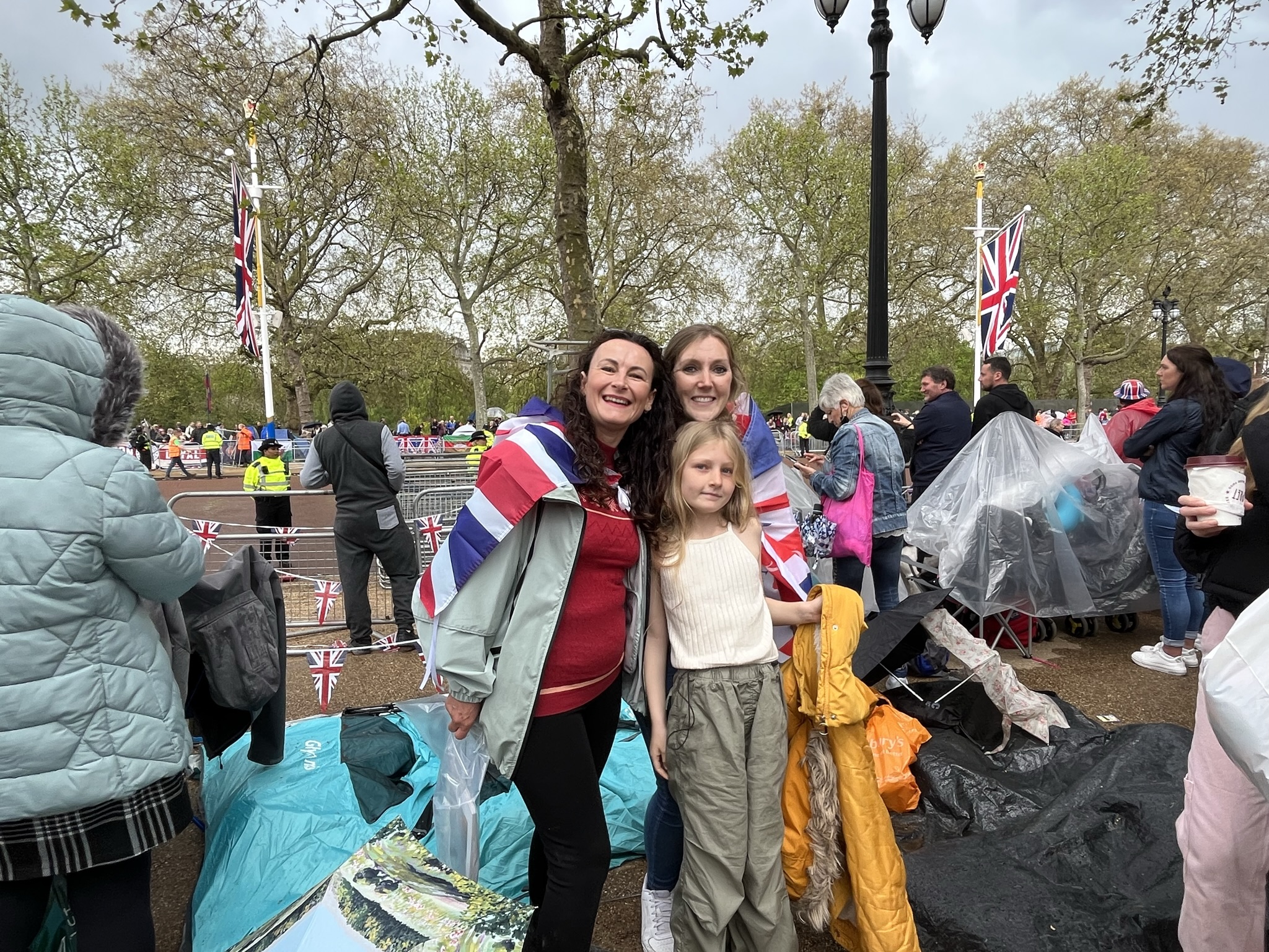 Emberek III. Károly király koronázásán