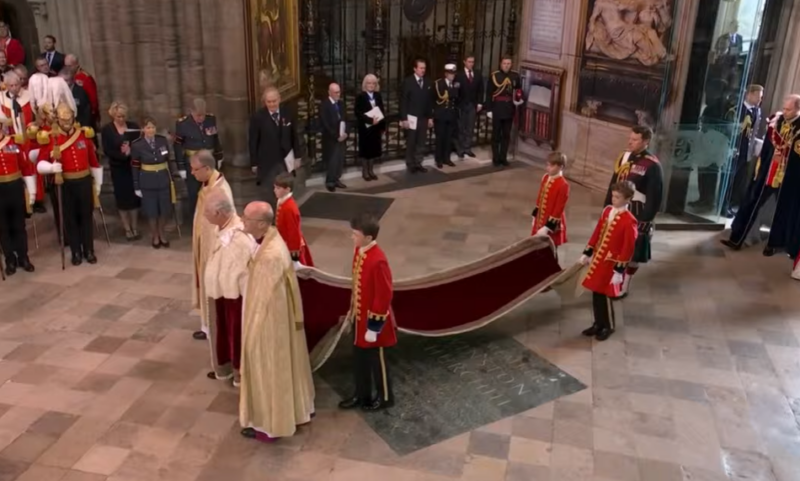 Károly király és apródjai, köztük György herceg