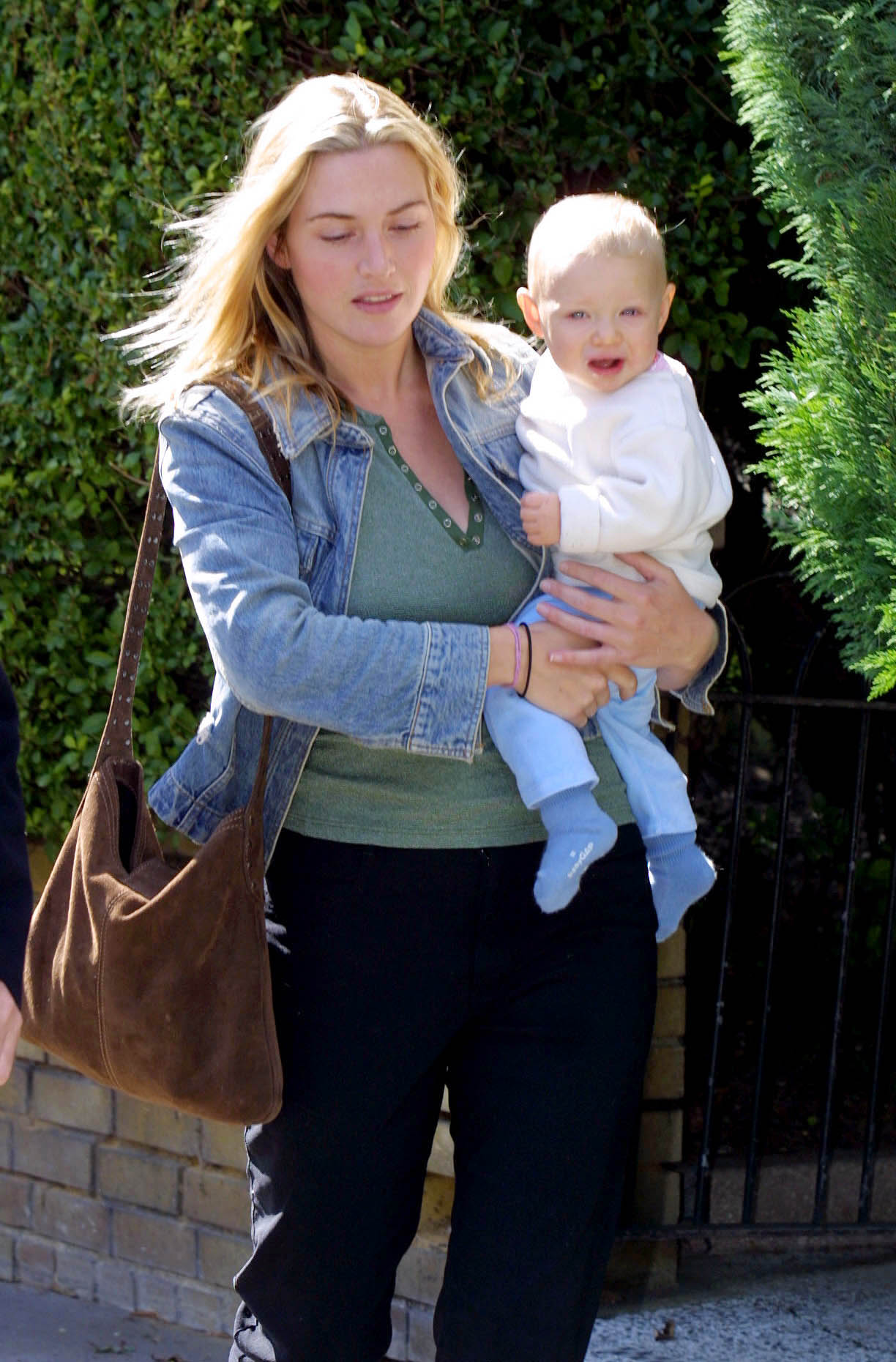 Kate Winslet és Mia Threapleton