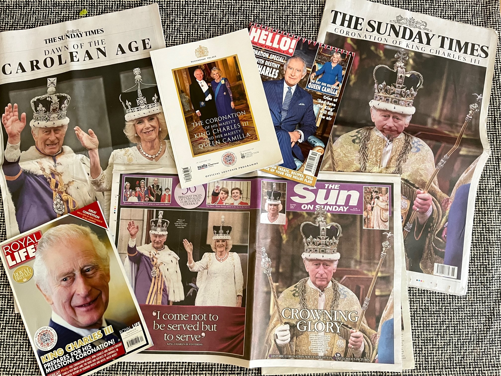 Címlapok III. Károly koronázásáról