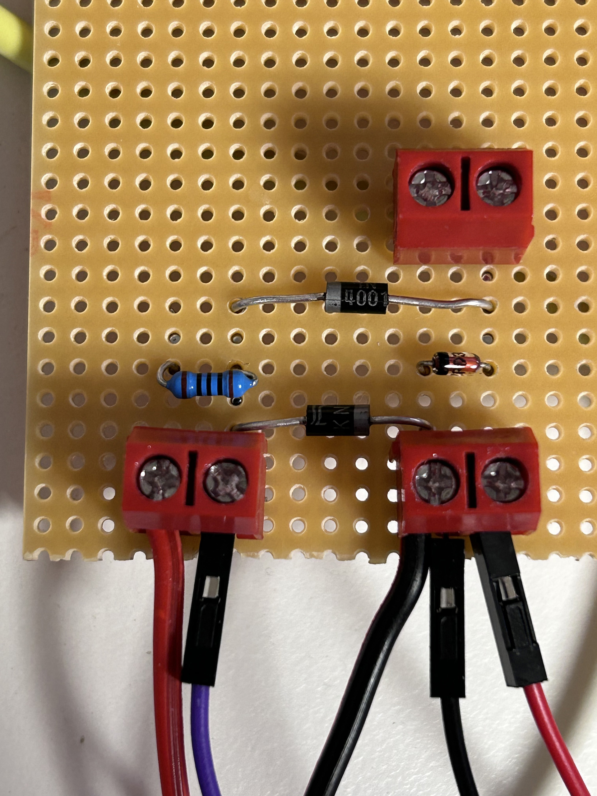 A villanypásztor-monitor