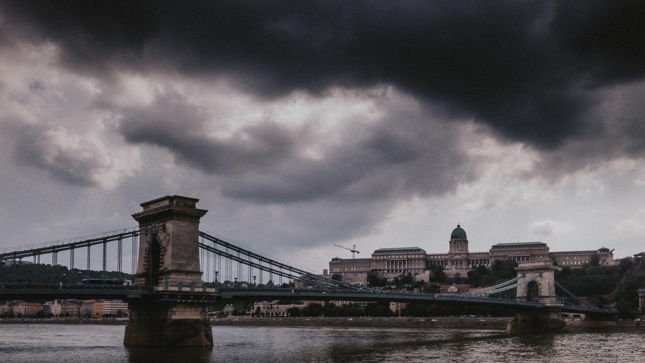 Felhők Budapest felett