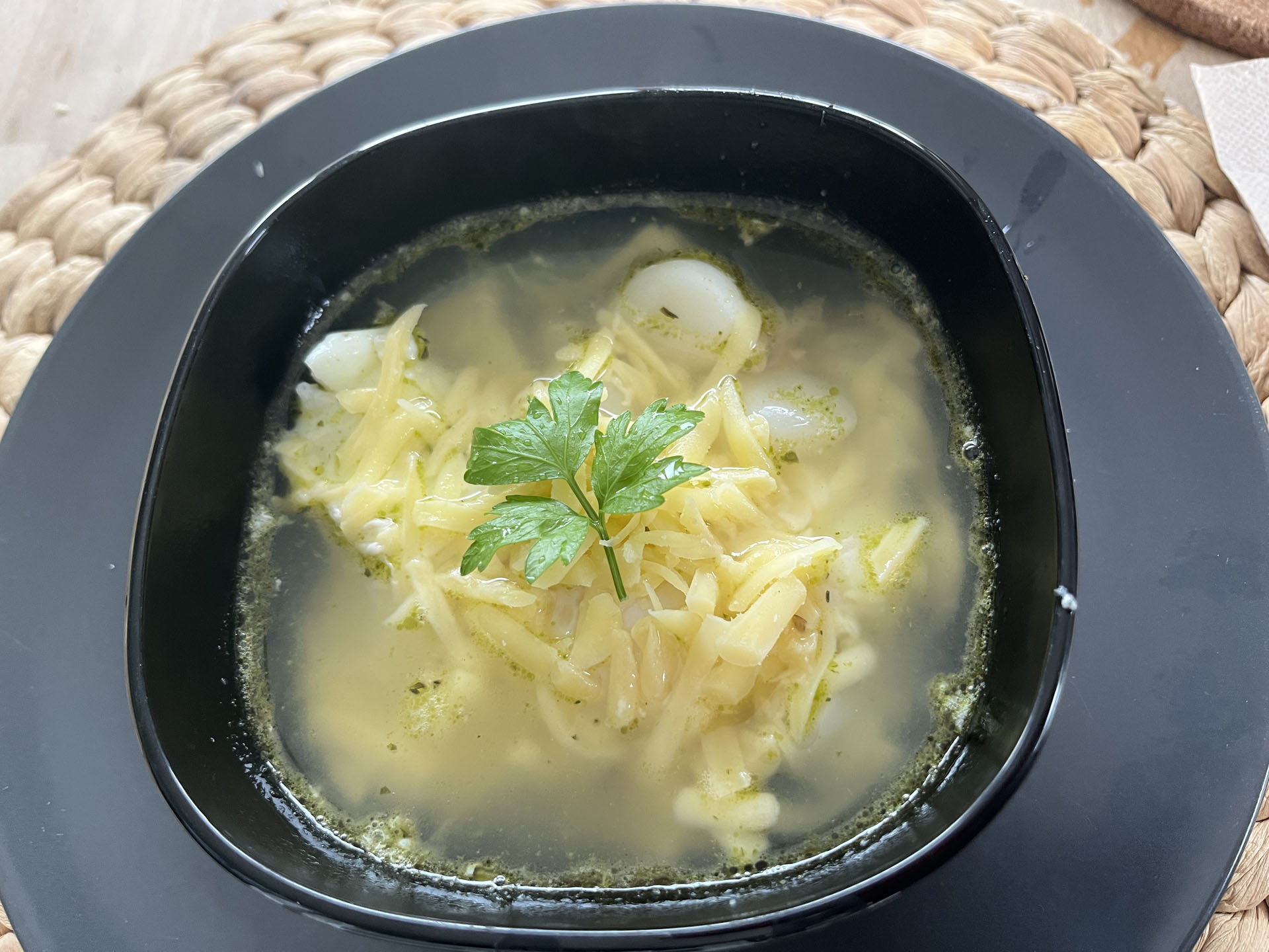 Fűszeres francia fokhagymaleves