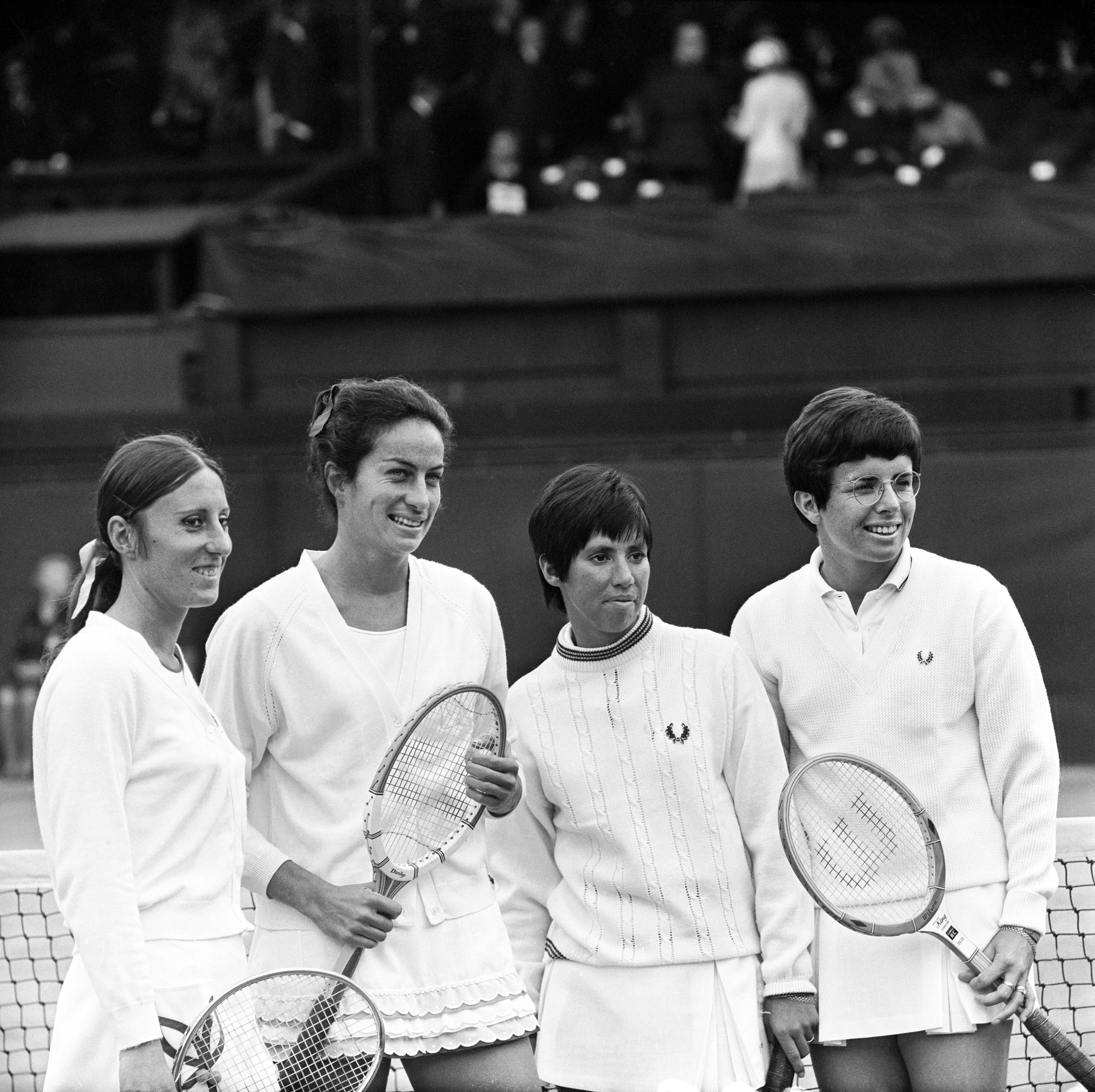 Francoise Durr, Virginia Wade, Rosie Casals és Billie Jean King pózolnak a döntő előtt (Fotó: Getty Images)