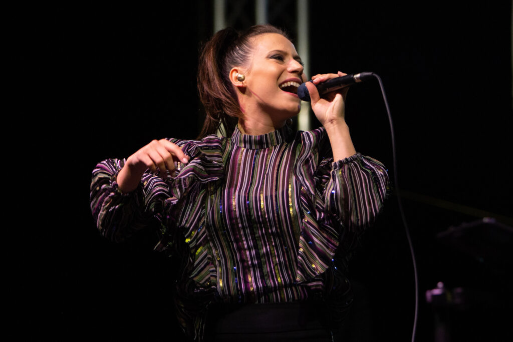 Antal Timi a színpadon