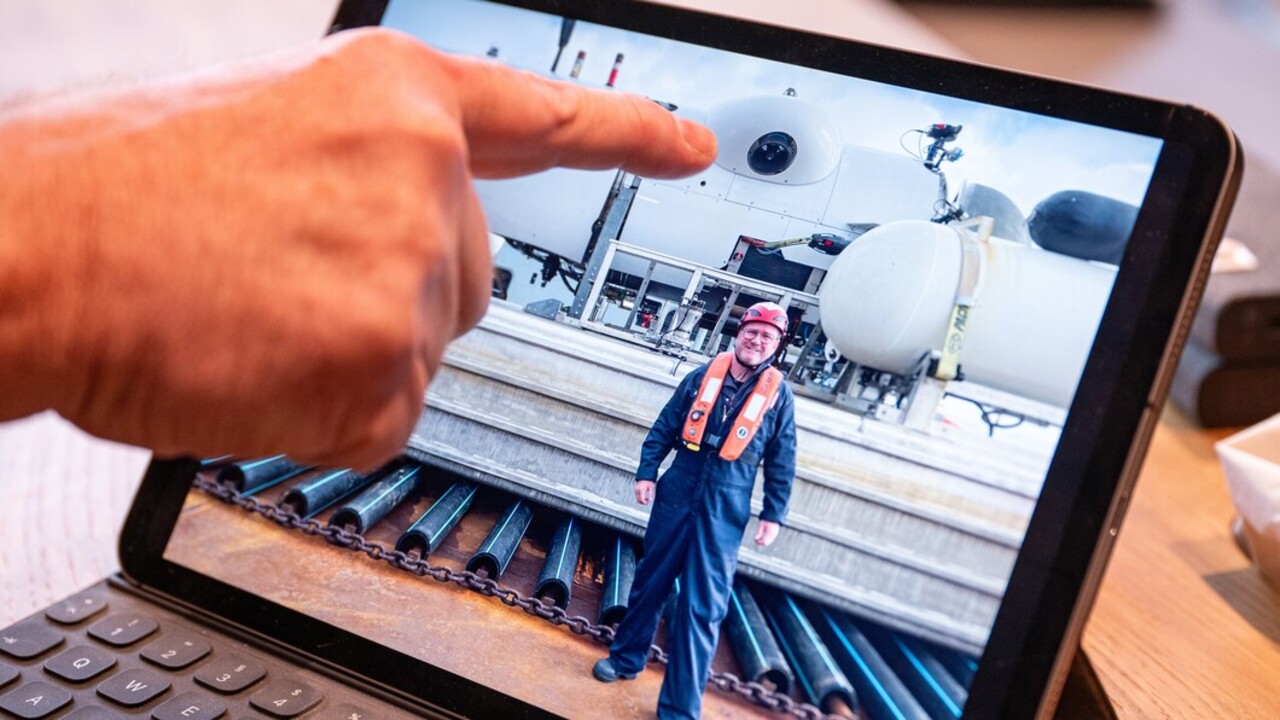 tengeralattjáró egy monitoron