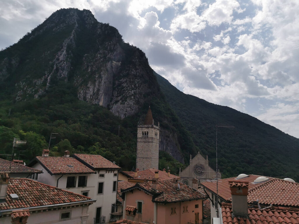 Indul a második nap, Gemona