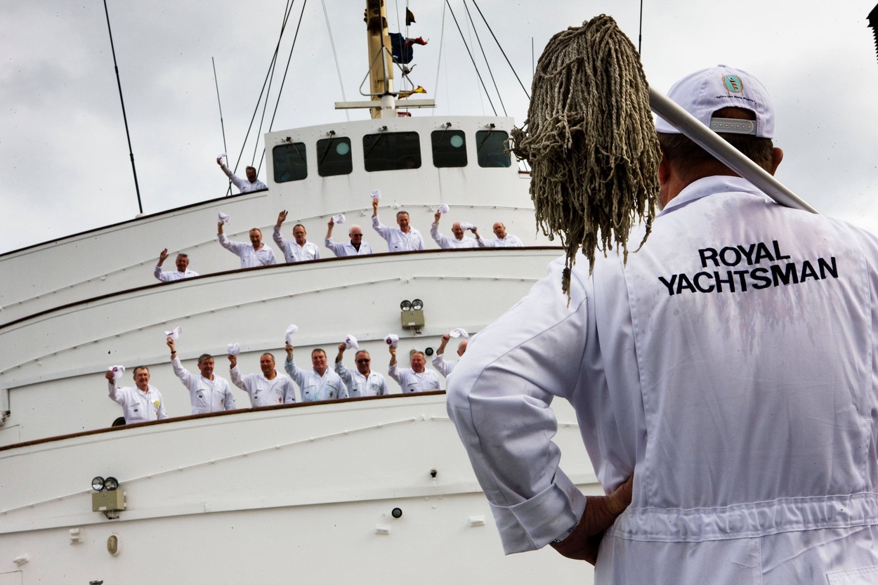 A legénység 2009-ben is visszatért a hajóra egy hét erejéig, ezúttal II. Erzsébet királynő születésnapja és a hajó vízrebocsátásnak 56. évfordulója alkalmából