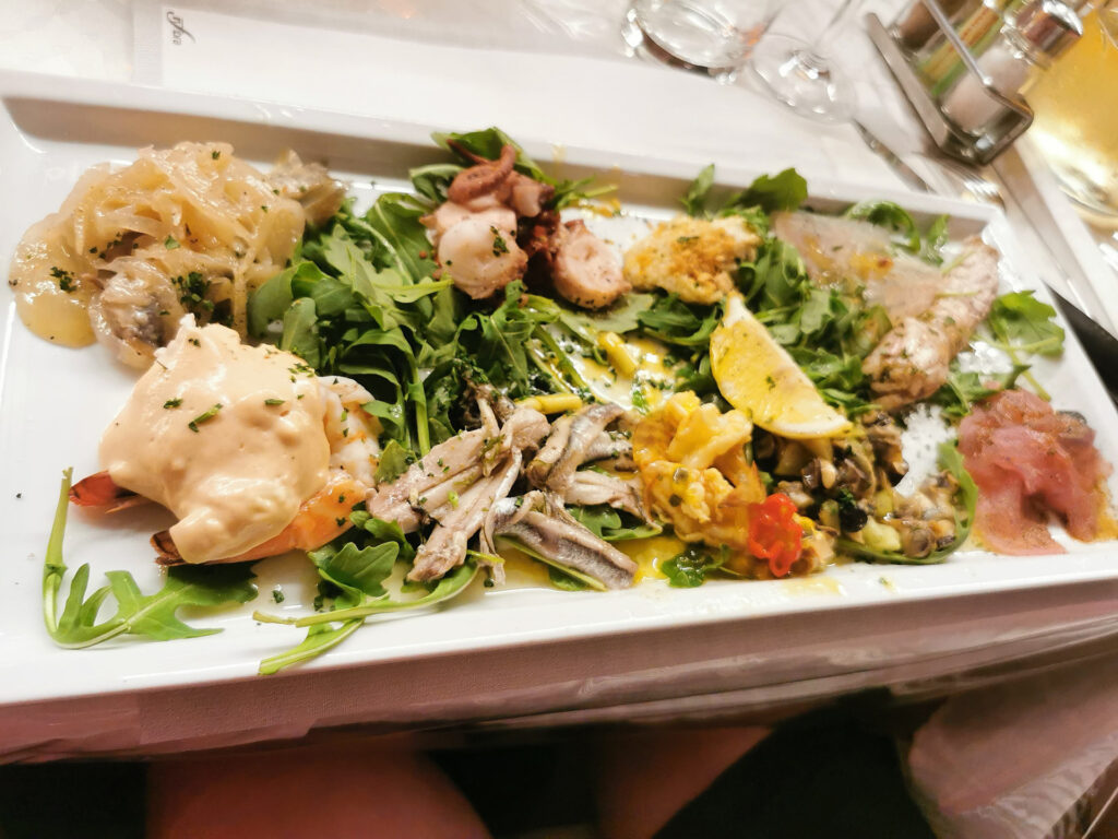 Vegyes előétel tengeri herkentyűkből