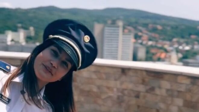 Egy teljes megyeszékhelyet haragított magára a magyar rendőrség