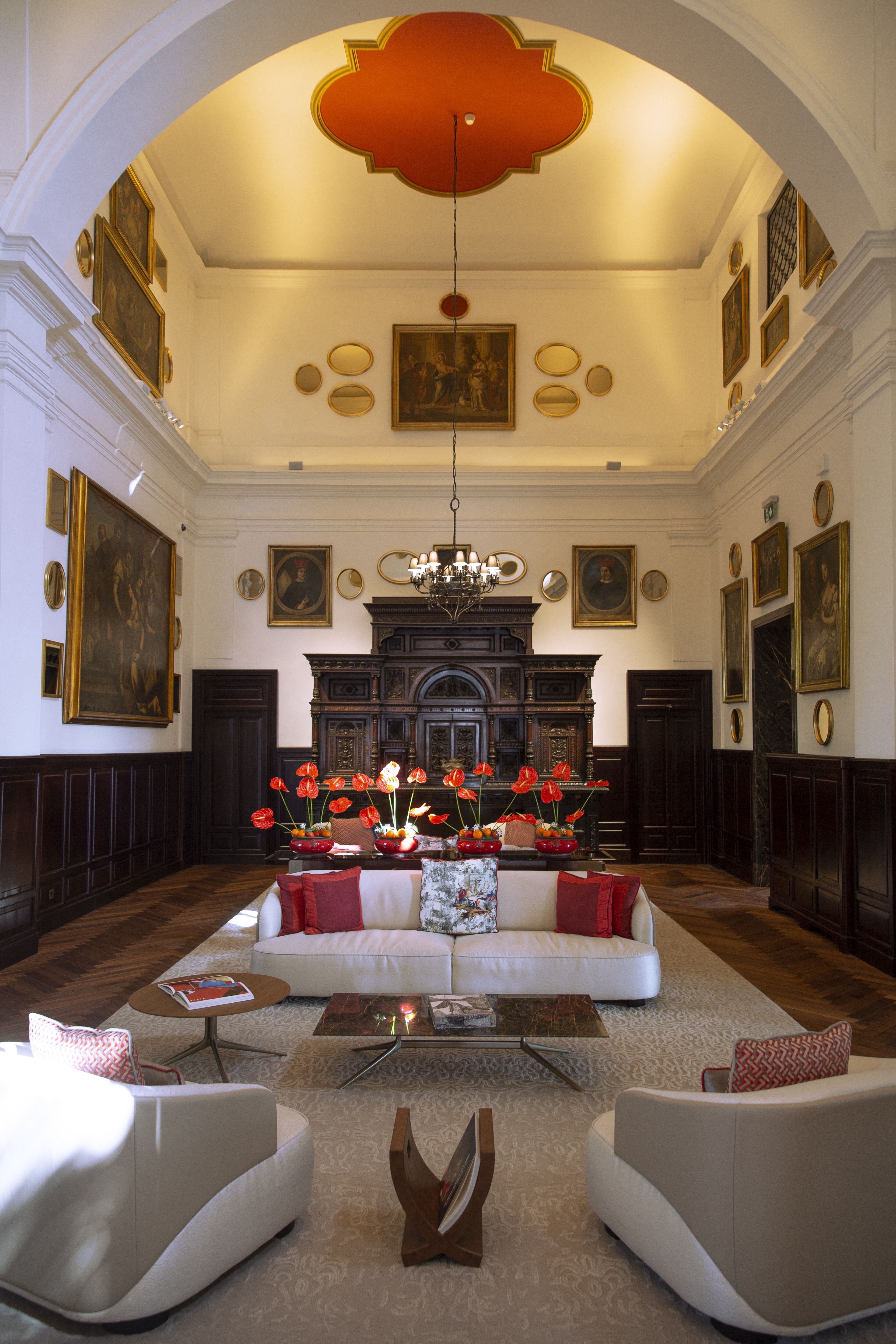 Four Seasons, Taormina