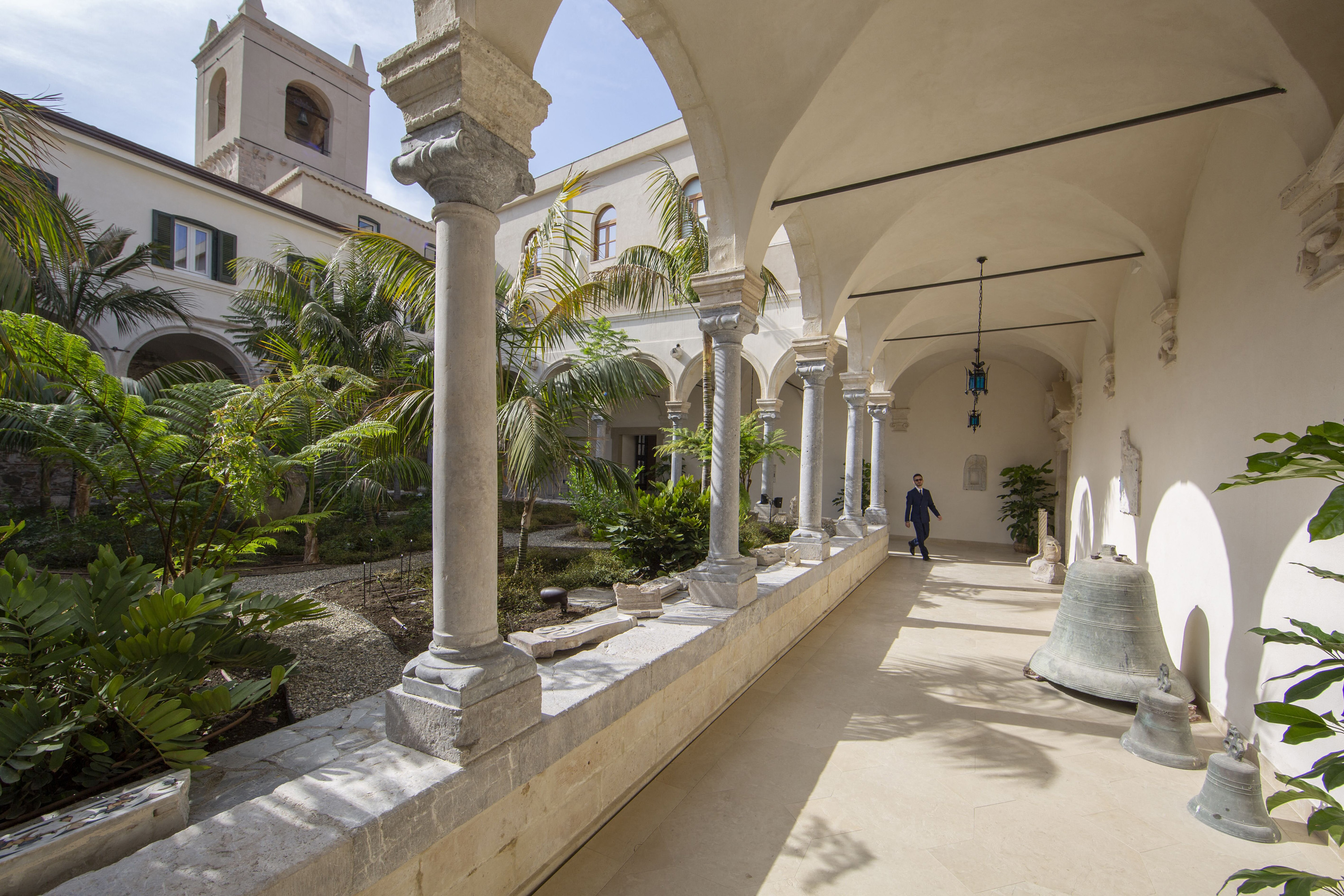 Four Seasons, Taormina