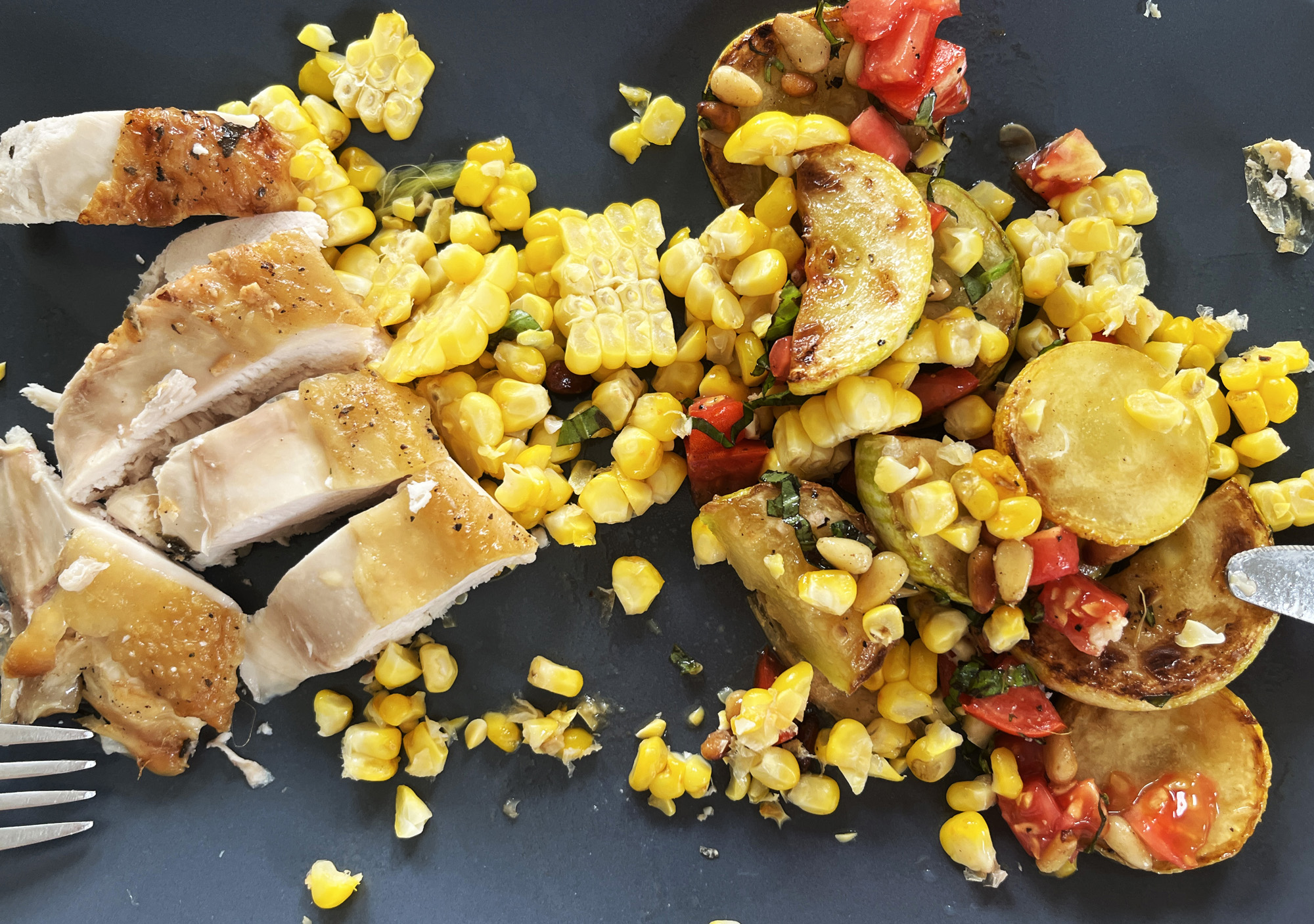 Csirkemell nyári langyos salátával