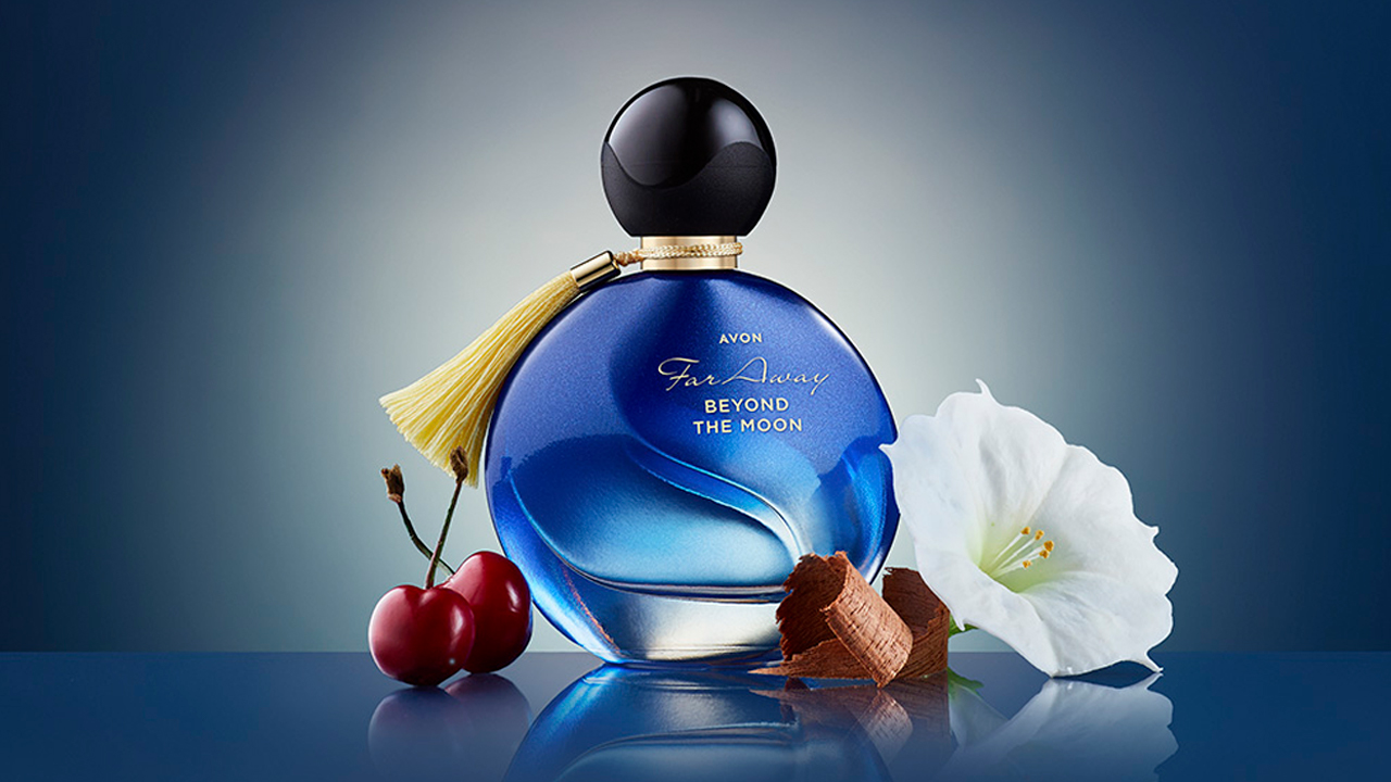 Avon Far Away Beyond The Moon - Egy holdfényes párizsi éjszaka ölelése