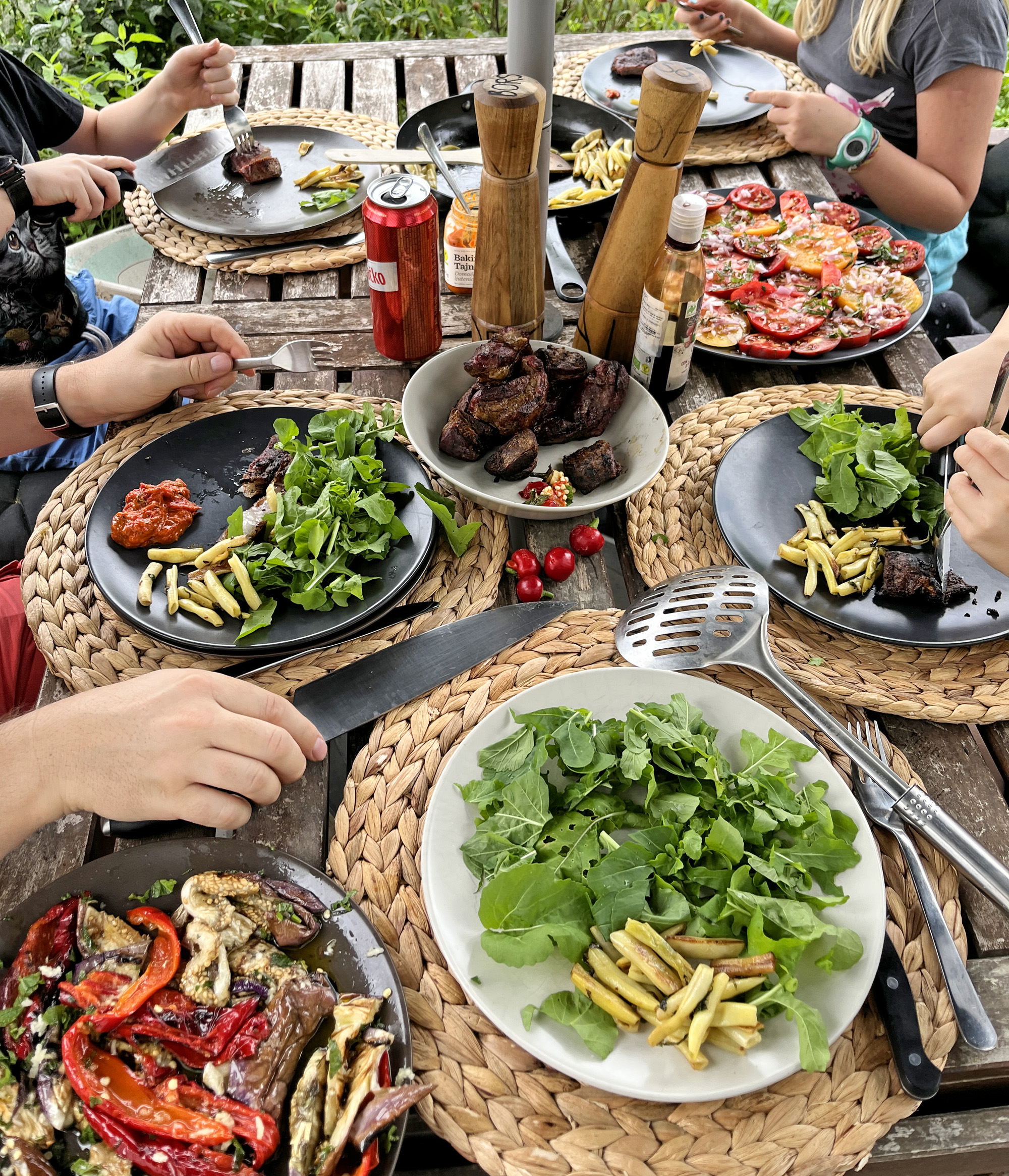 Grillebéd a legkedvesebb szomszéd gyerekekkel Apa jóvoltából, én csak szüreteltem