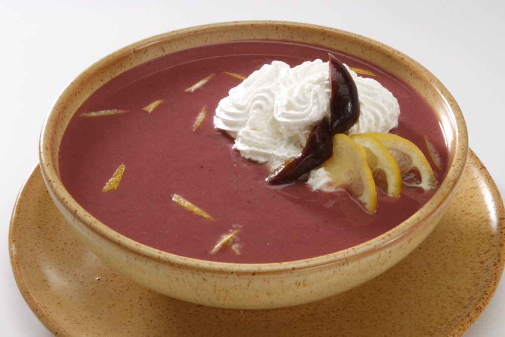 Hideg szilvaleves főzés nélkül