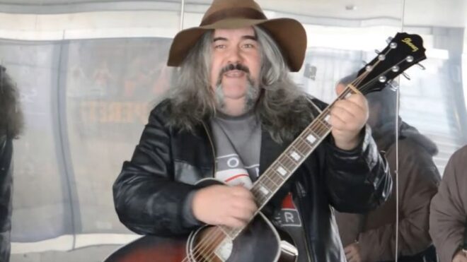 Vízbe fulladt, százak siratják a legendás veszprémi zenészt