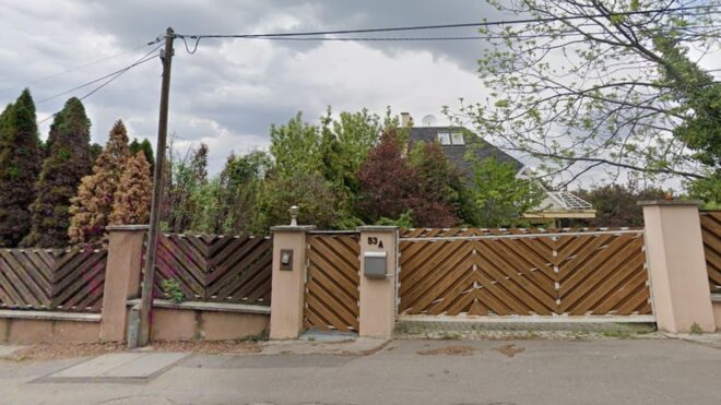 Orbán háza közelében lévő luxusvillából került elő kilencven menekült