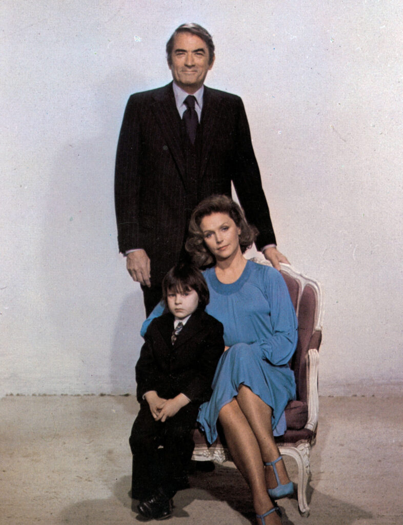 GREGORY PECK, LEE REMICK és HARVEY STEPHENS az Omen színészei (Fotó: Archives du 7eme Art / Photo12 via AFP)