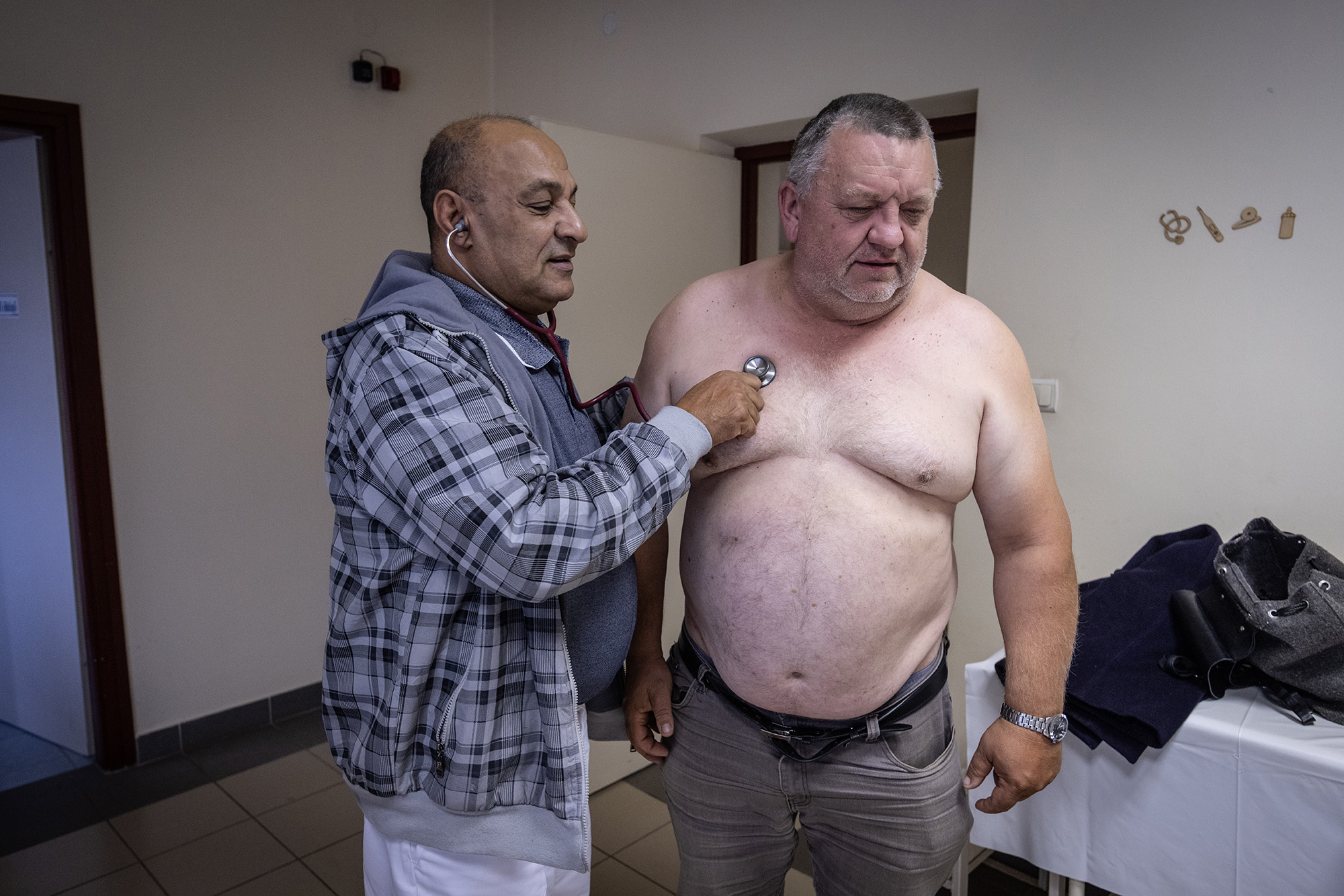 Dr. Sahin Fawaz, Hangony háziorvosa