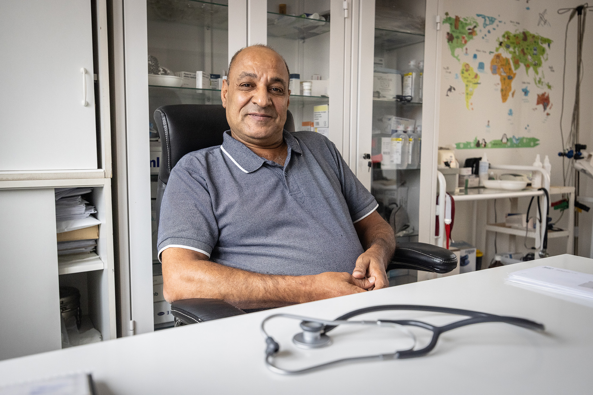 Dr. Sahin Fawaz, Hangony háziorvosa