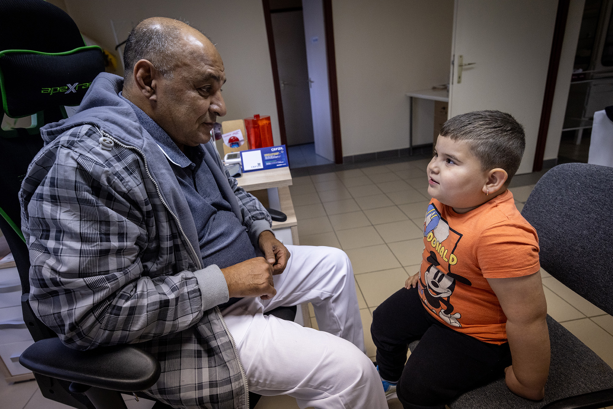 Dr. Sahin Fawaz, Hangony háziorvosa