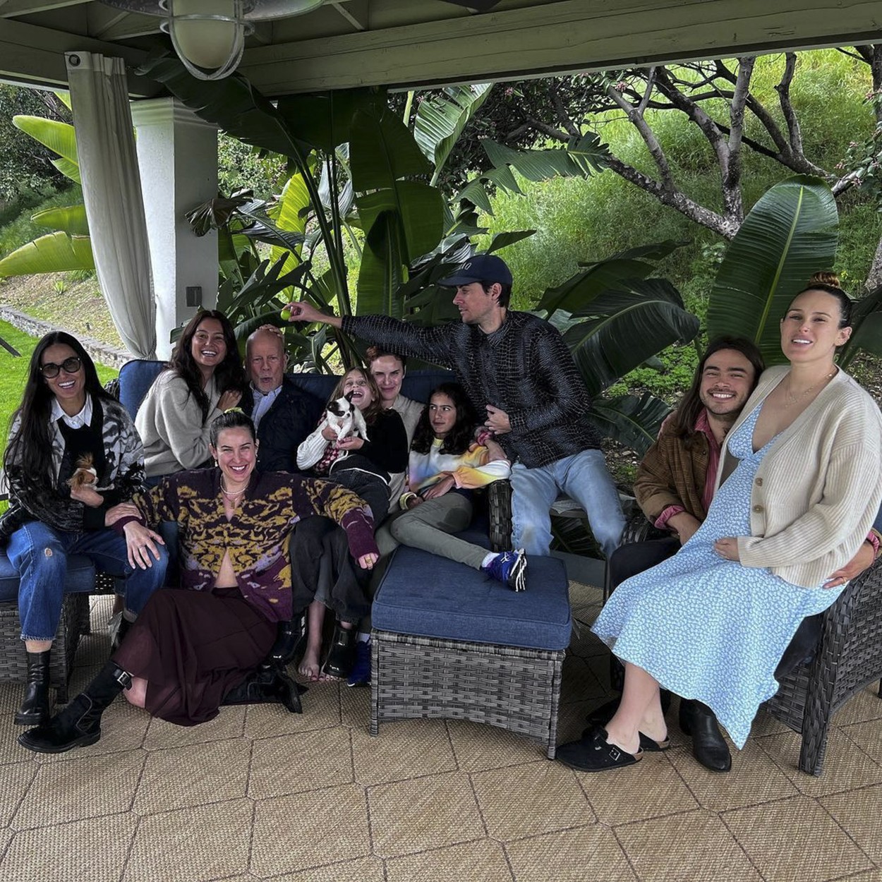 Bruce Willis a családja körében