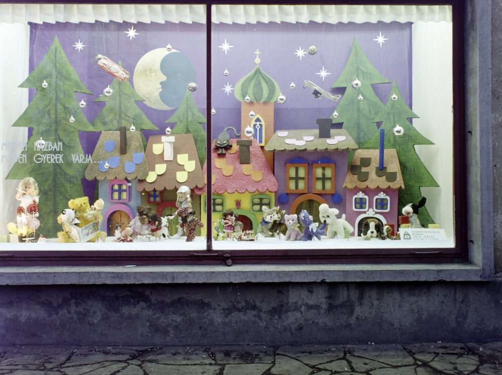 Karácsonyi kirakat a 80-as évekből
