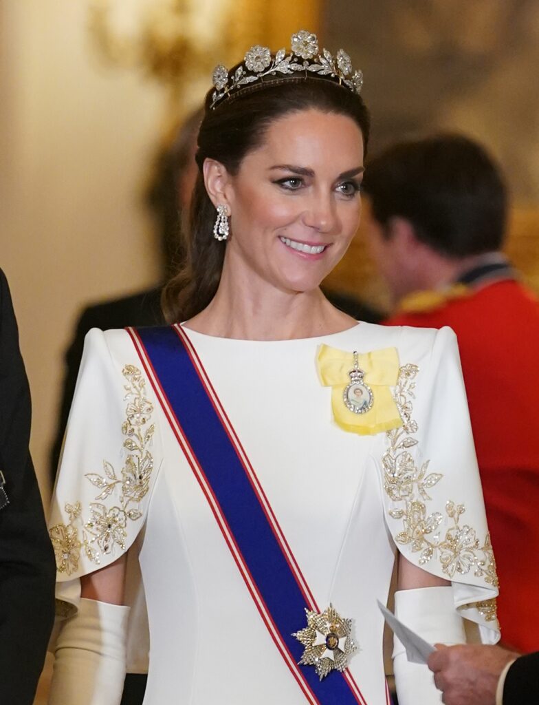 Katalin hercegné tiarában