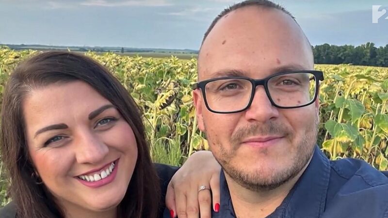 A lovasberényi szerelmespár a lánykérés után - Forrás: TV2 / Tények